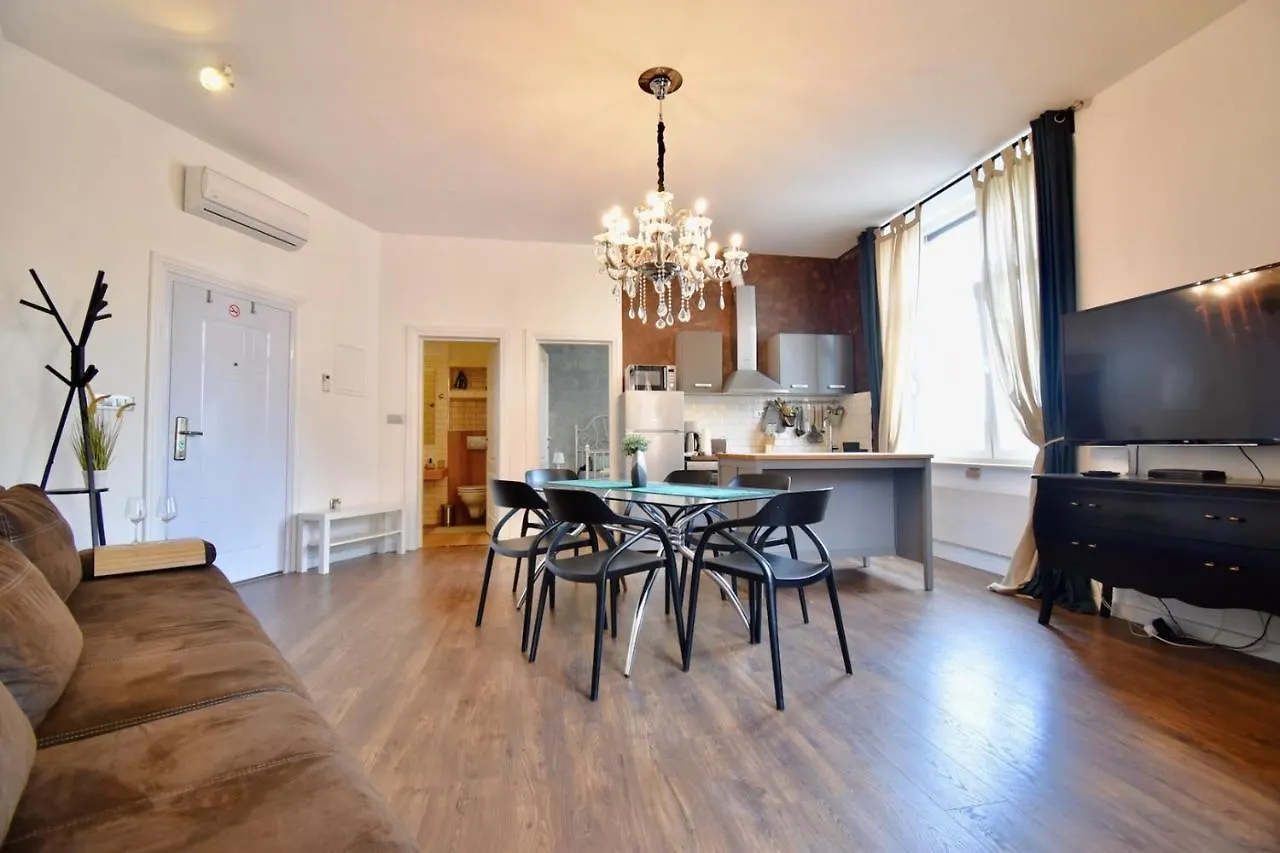 Luxury Apartments In The City Centre**** Πούλα