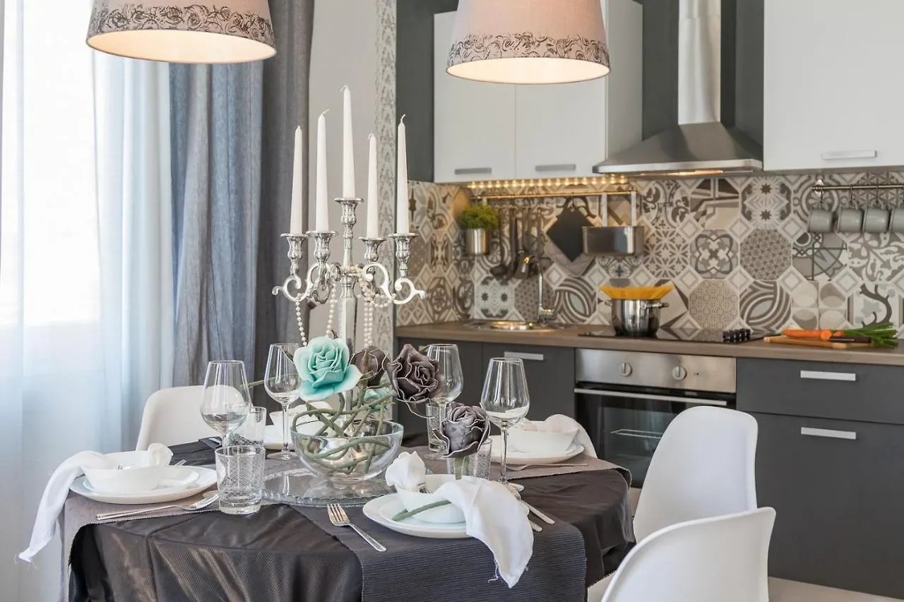 Πανσιόν Luxury Apartments In The City Centre**** Πούλα