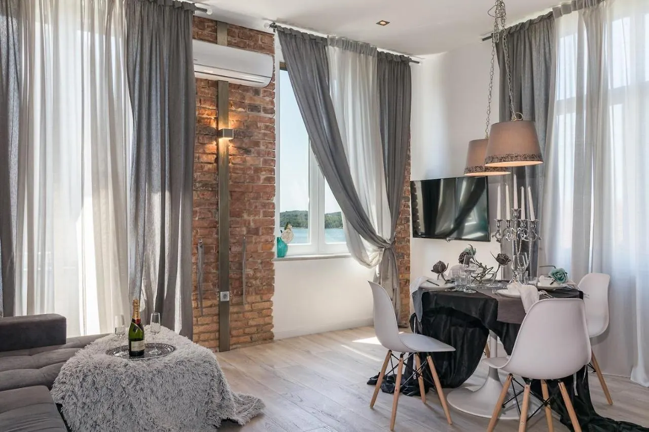 Guest house Luxury Apartments In The City Centre**** Pula