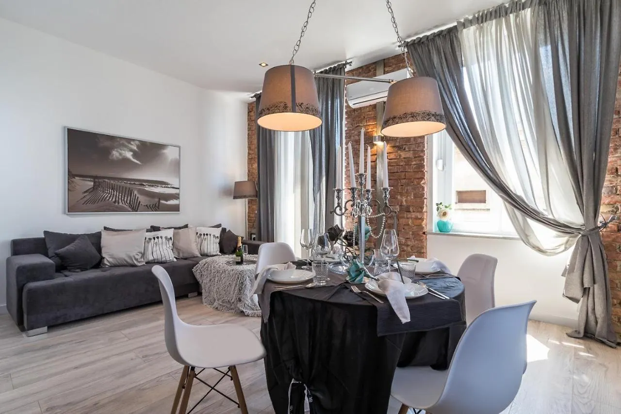 Luxury Apartments In The City Centre**** Pula 4*,